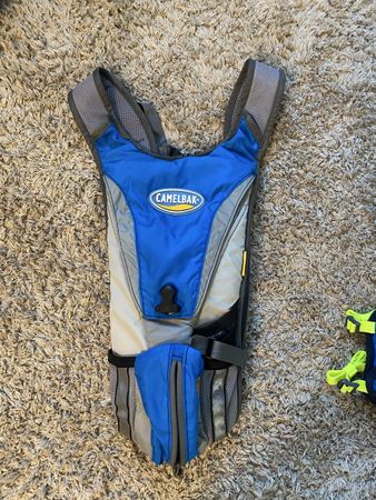 CamelBak Trinkrucksack / Laufrucksack – Blau/Grau
