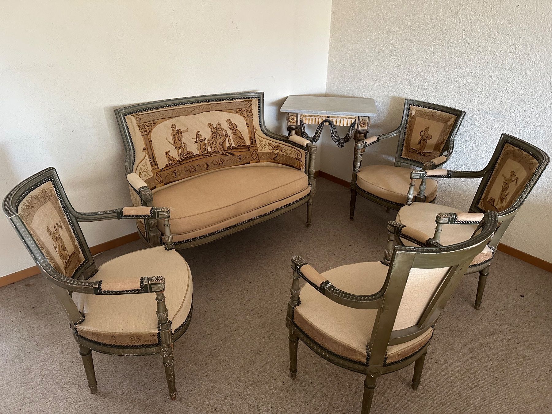 Divani: Sofagarnitur Louis XV mit Tisch – Usato da Russikon venduto da Cholo007