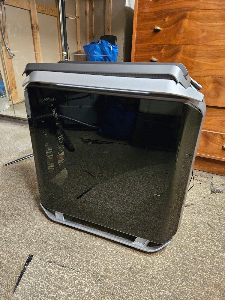 Custodie: Cooler Master Cosmos C700P High-End Full-Tower PC-Gehäuse – Usato da Luzern venduto da igo_ldf2