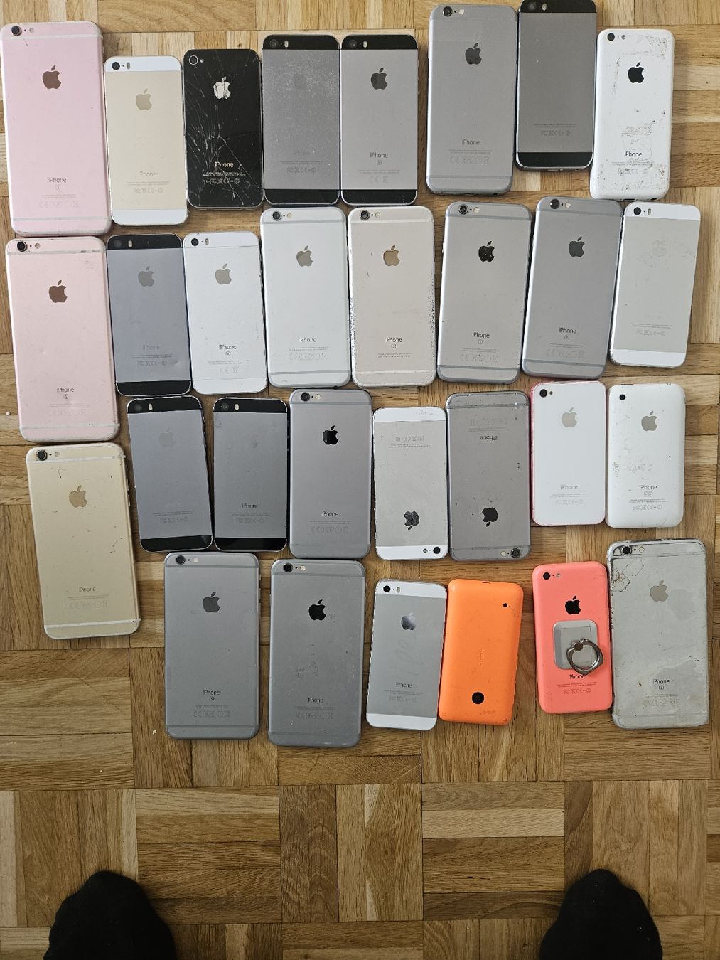 Apple Telefoni cellulari / Smartphones: 30 IPHONES 5,6 – Difettoso da Geneve venduto da clement9 1