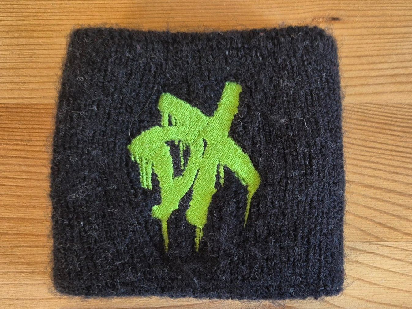Zubehör: Schweissband mit D-Generation X Logo, WWE Merchandise – Gebraucht aus Lumbrein von gianandris