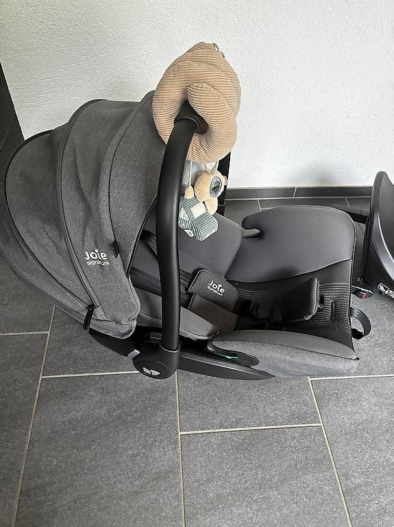 Seggiolini per auto: Jolie Maxi Cosi mit Station – Usato da Neuhausen venduto da lie_lzv8
