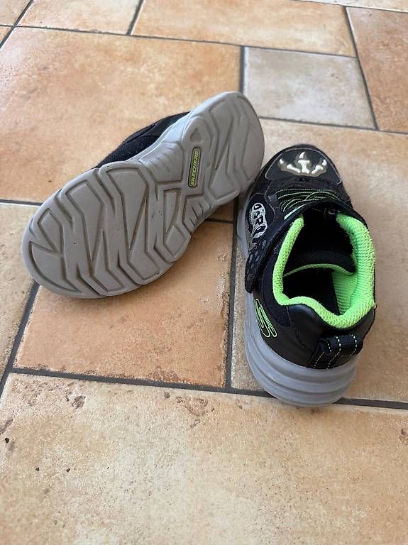 Chaussures garçon: Turnschuhe Gr. 30 – D'occasion à Dübendorf par rut_5b5n 2