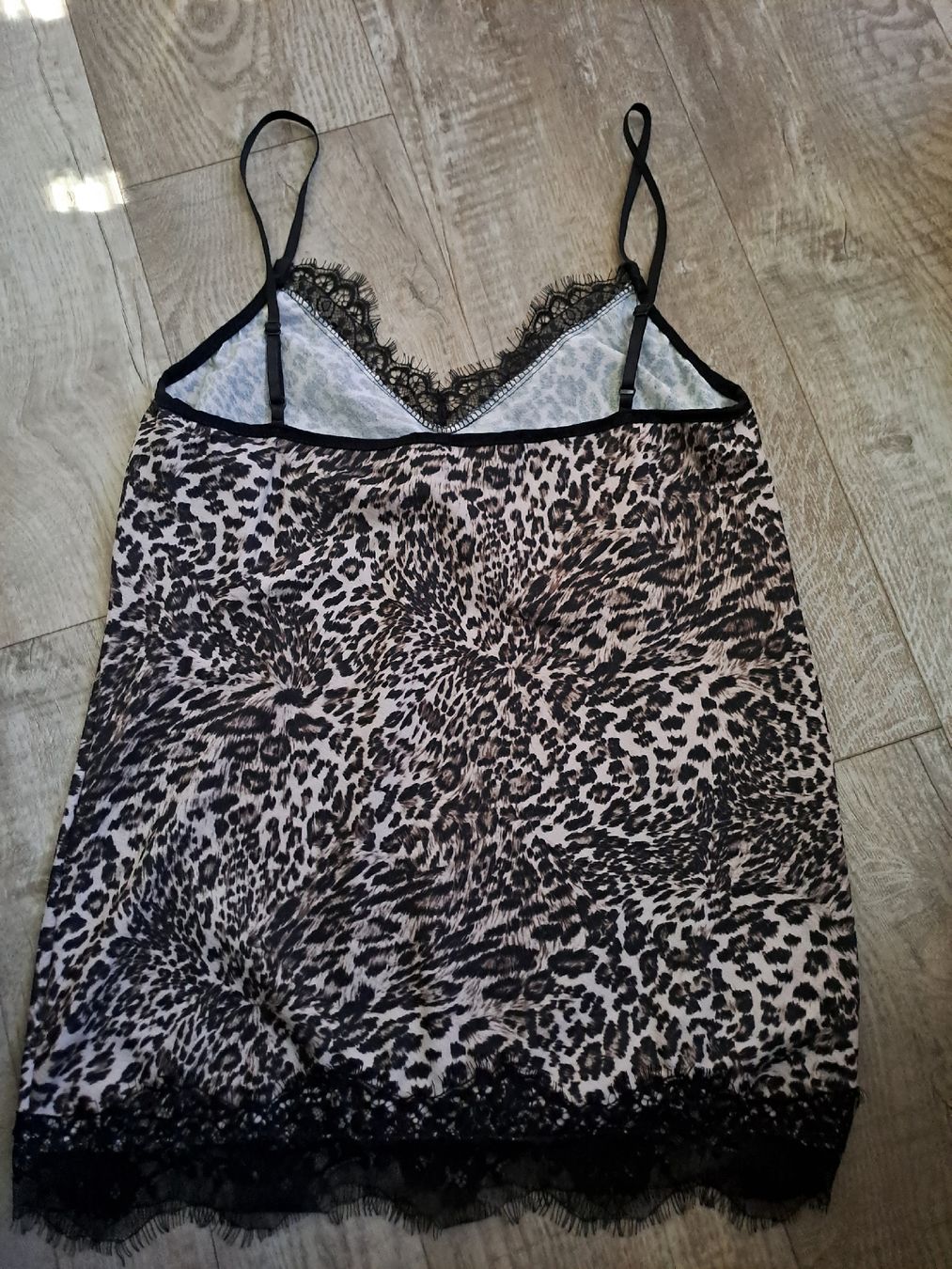 Tops: Damen Top Leo-Muster Spitze Gr. L  – D'occasion à Rickenbach LU par bishiida 2