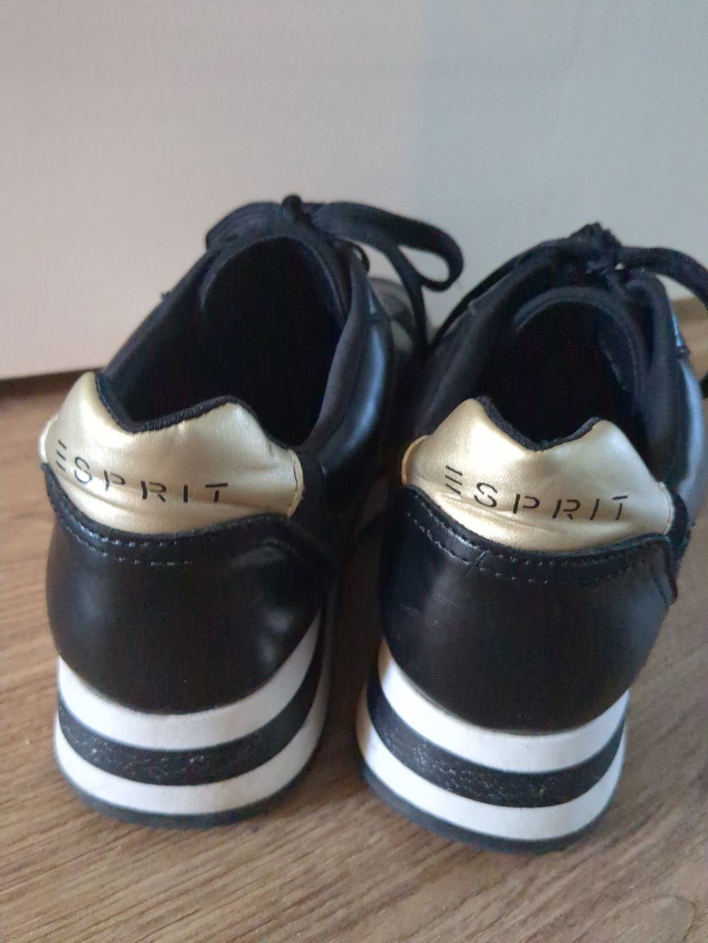 Esprit Chaussures femmes: Turnschuhe Grösse 40 – D'occasion à St. Gallen par tj19 3