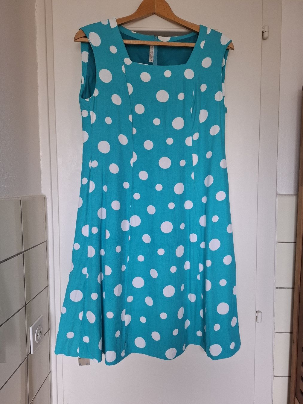 Vestiti: Robe Vintage cousue main – Usato da La Tour-de-Peilz venduto da Marin_nette