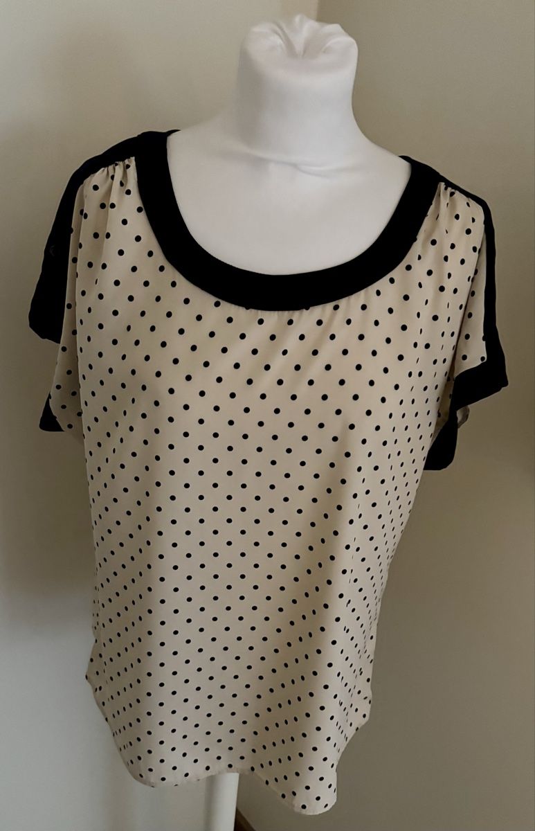 Top: Damen Sommer Shirt, Gr. M!!! – Usato da Einsiedeln venduto da sum_xm7z 3