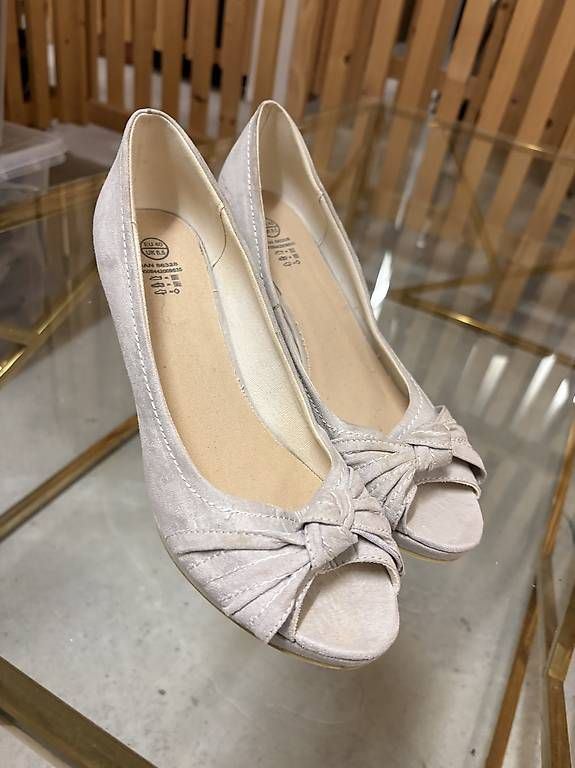 Damenschuhe: Damen Pumps High Heels Gr 40 Neu – Neu (gemäss Beschreibung) aus Dübendorf von karim1409