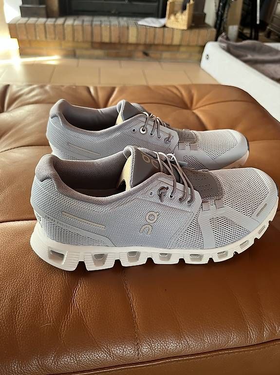 Chaussures femmes: On cloud 6 neuves – Neuf avec emballage d'origine à Epalinges par nanou75