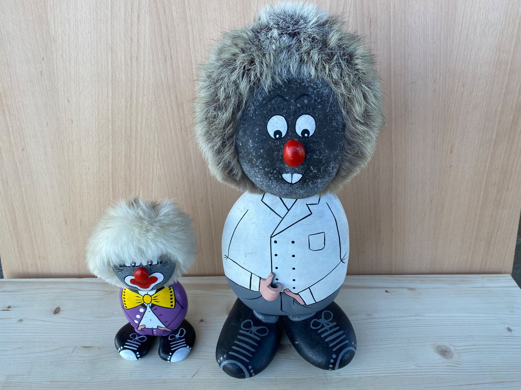 Cloches & sonnailles: 2 schöne Steinfiguren – D'occasion à Feldbach par Olive1 1