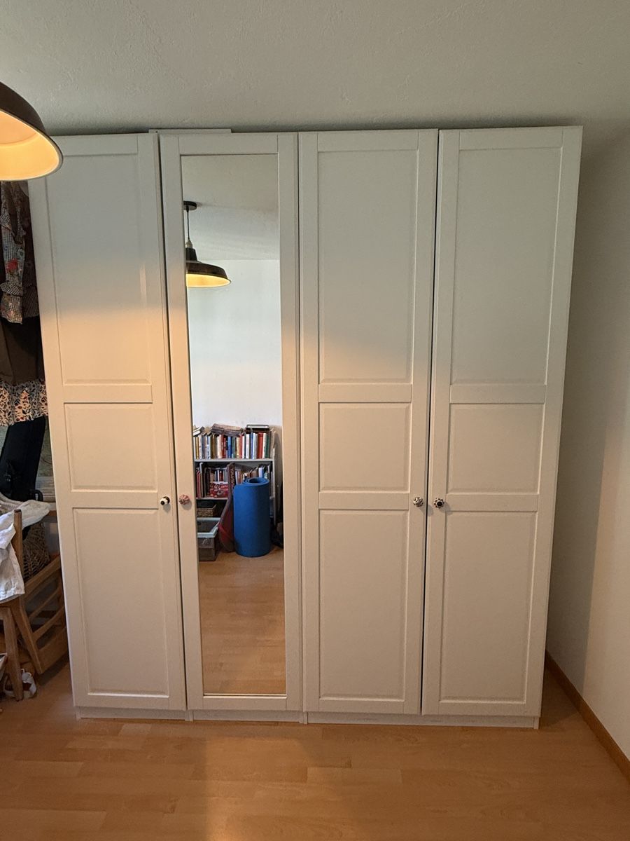 Armoires: Zwei Ikea Pax Kleiderschränke – D'occasion à St. Gallen par n13m4nn5