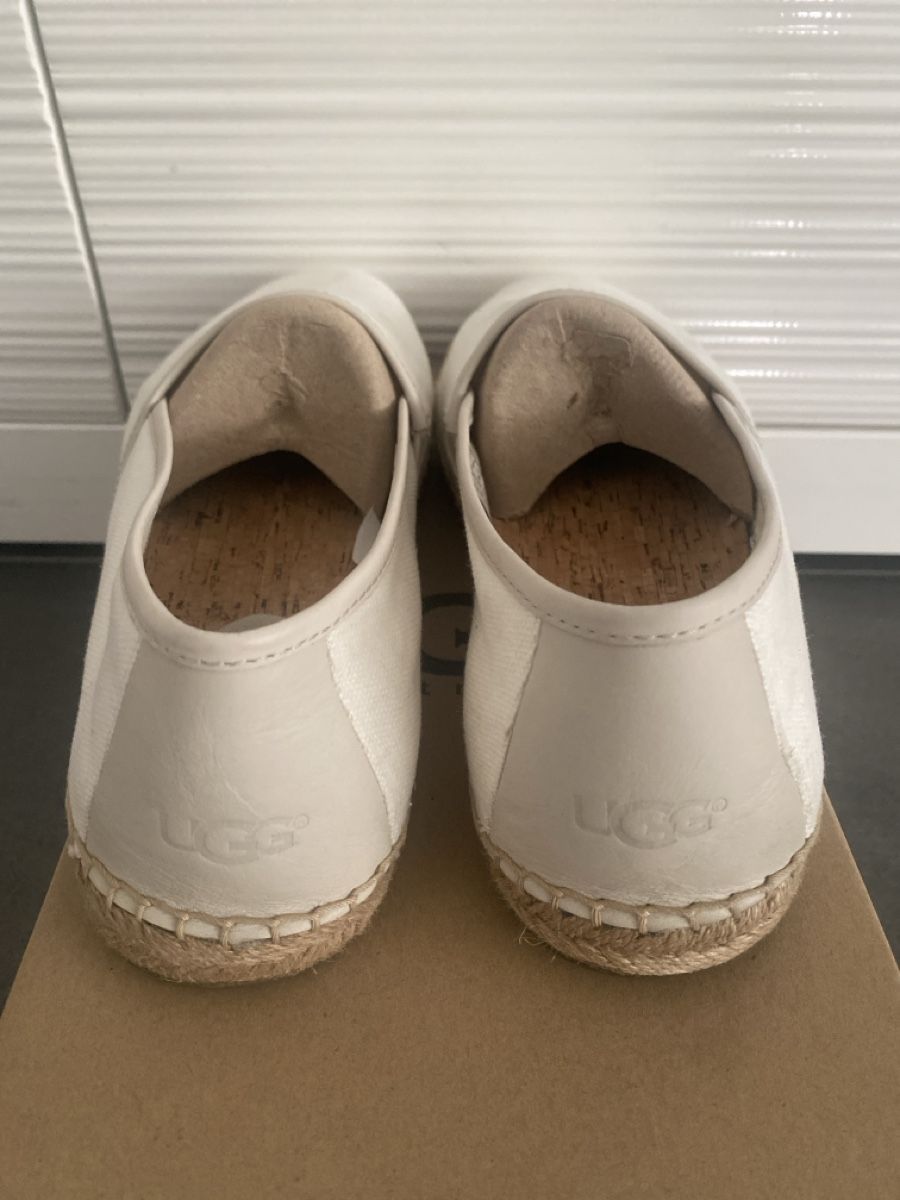 Ugg Scarpe da uomo: Espadrilles UGG modèle KAS blanc taille 43 – Usato da Grenchen venduto da O.r.i.g. 3