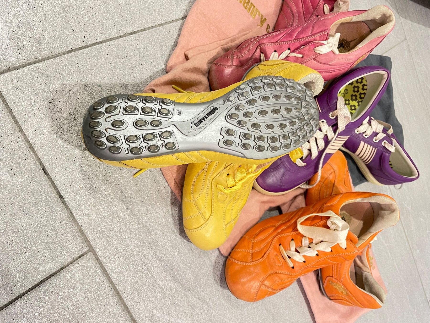 Scarpe da donna: Golfschuhe in verschiedenen Farben – Usato da Ennetbürgen venduto da scriccolo