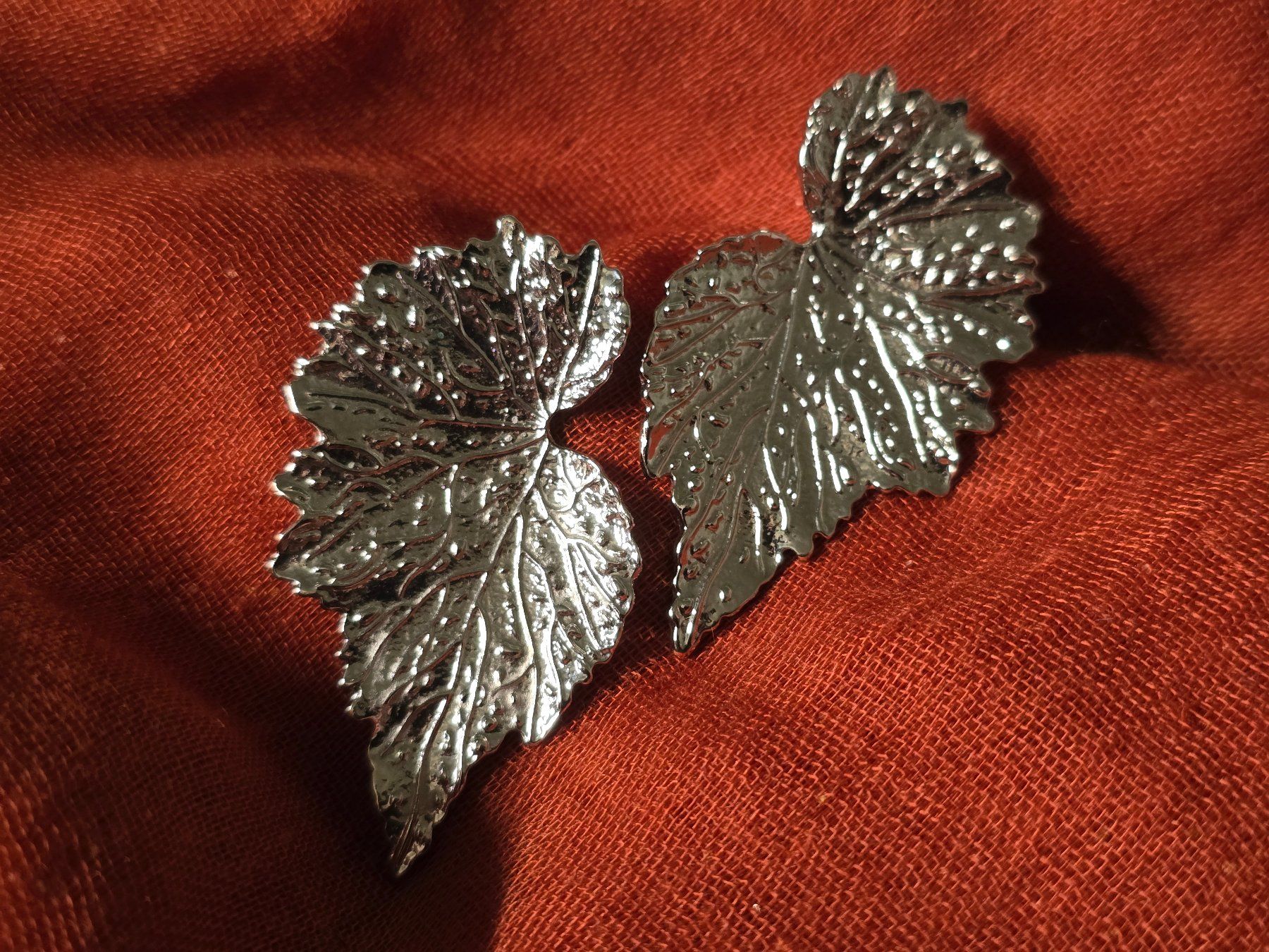 Orecchini pendenti & Orecchini a lobo: Zwei einzigartige Ohrschmuck-Sets + charmanten Holzschatulle – Nuovo (secondo la descrizione) da Zürich venduto da dum_x5xn 5