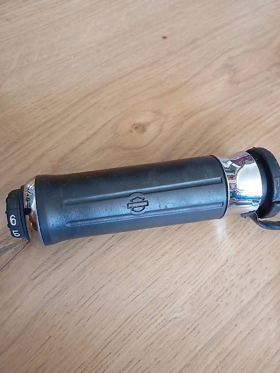 Toutes les pièces détachées moto: Harley Griffe mit integrierter Heizung – D'occasion à Niederdorf par muenchenstein 1