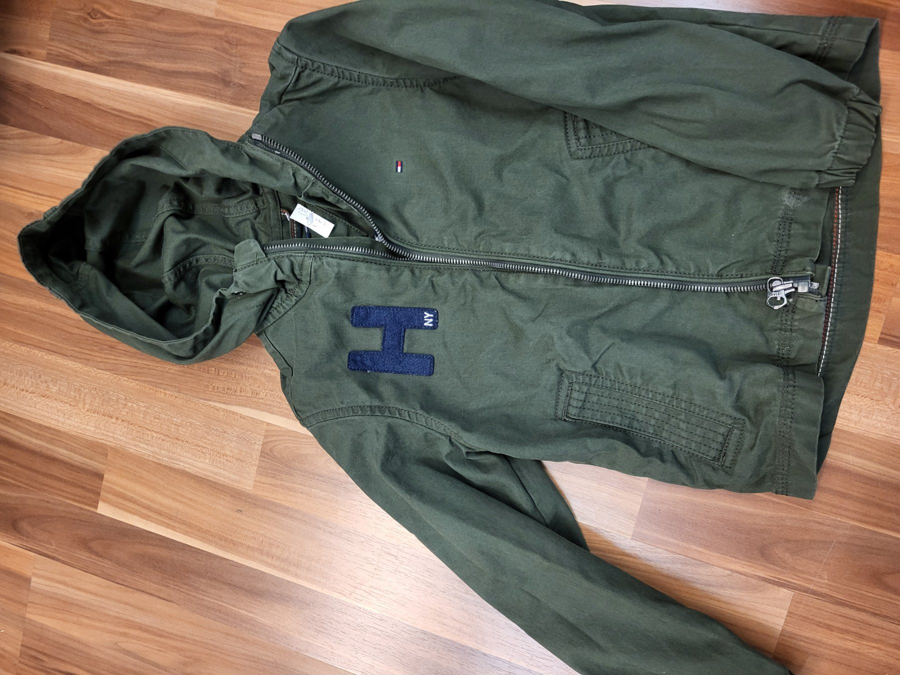 Tommy Hilfiger Jacken & Mäntel: Jeansjacke gr 116 oder Windjacke  gr 122 Tommy Hilfiger K45 – Gebraucht aus Schwarzenburg von Flamingo07 3