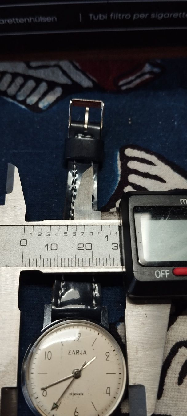 Orologi: Montre soviétique – Usato da La Chaux-de-Fonds venduto da jac_9llg 8