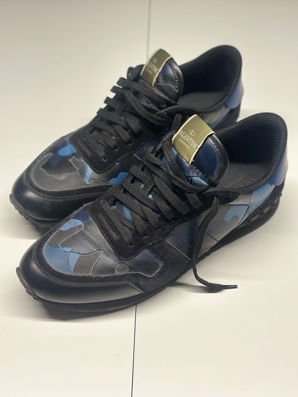 Valentino Herrenschuhe: Valentino Garavani Sneaker, Gr. 44 – Gebraucht aus Andelfingen von Alex8185 1