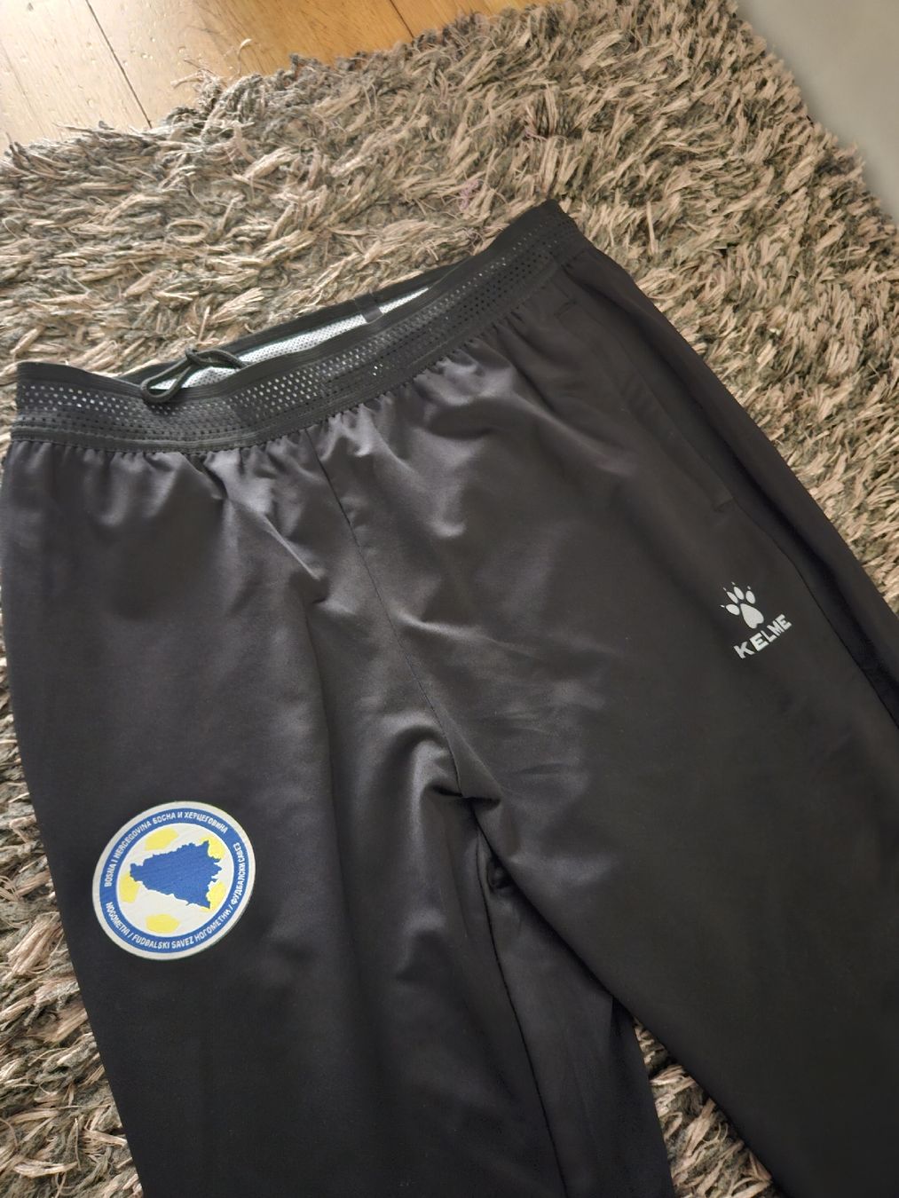 Canottiere & Pantaloni: Kelme Bosnien Gr.M – Nuovo (secondo la descrizione) da Emmenbrücke venduto da TopGato 1