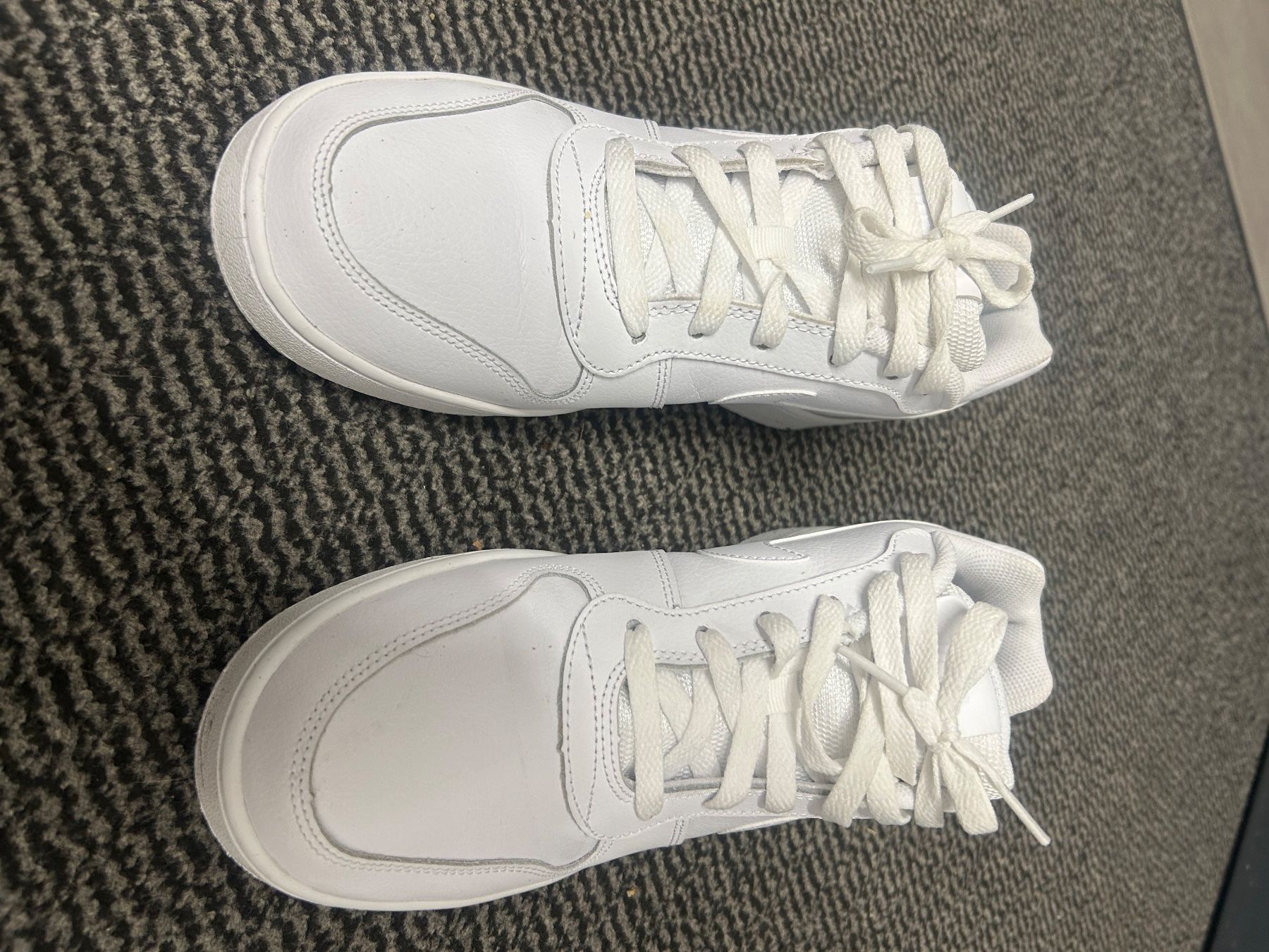 Nike Scarpe da donna: Baskets Nike blanches, état neuve taille 42.5 – Nuovo e nell'imballaggio originale da Courgenay venduto da gha_v9yc 4