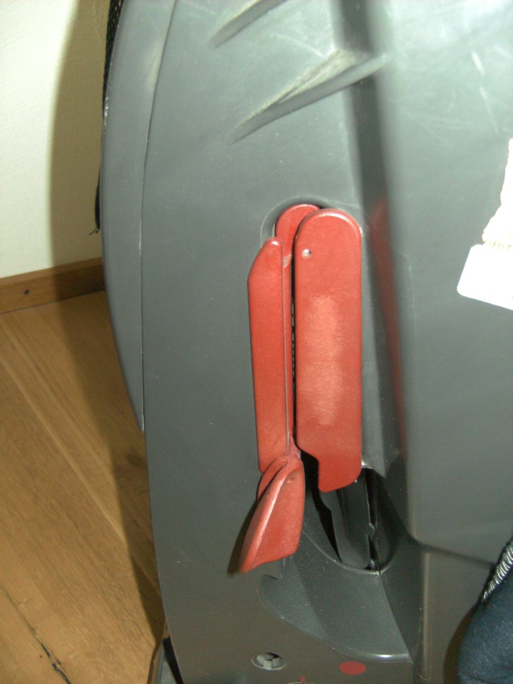 Britax Römer Seggiolini per auto: Römer universal Kinderautsitz 9 - 18 kg ECE R44/03 E1 – Usato da Andwil SG venduto da fladenbrot10 3