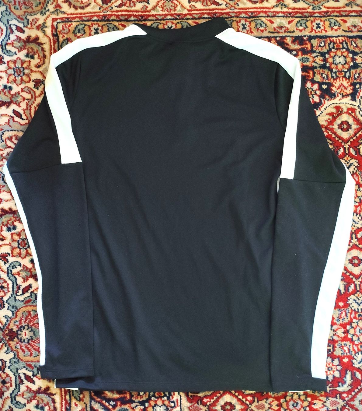 Nike Maglioni & Felpe: Pullover Nike Dri-FIT schwarz-weiß noire-blanc bianca e nero – Usato da Grandson venduto da proekt 2