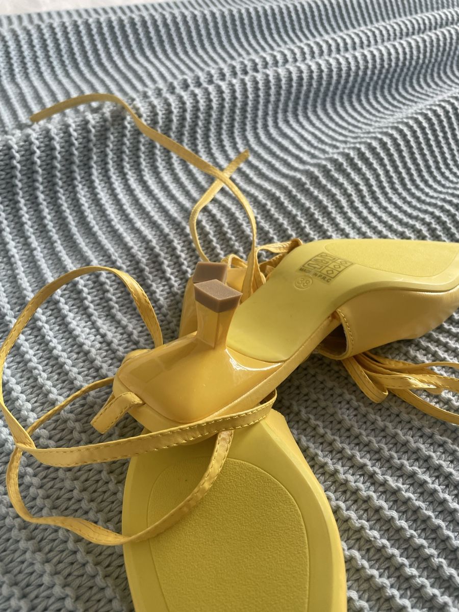 Damenschuhe: Sandalen Gelb Gr.38. Neu!!! – Neu (gemäss Beschreibung) aus Dübendorf von jlu_r7hz 3