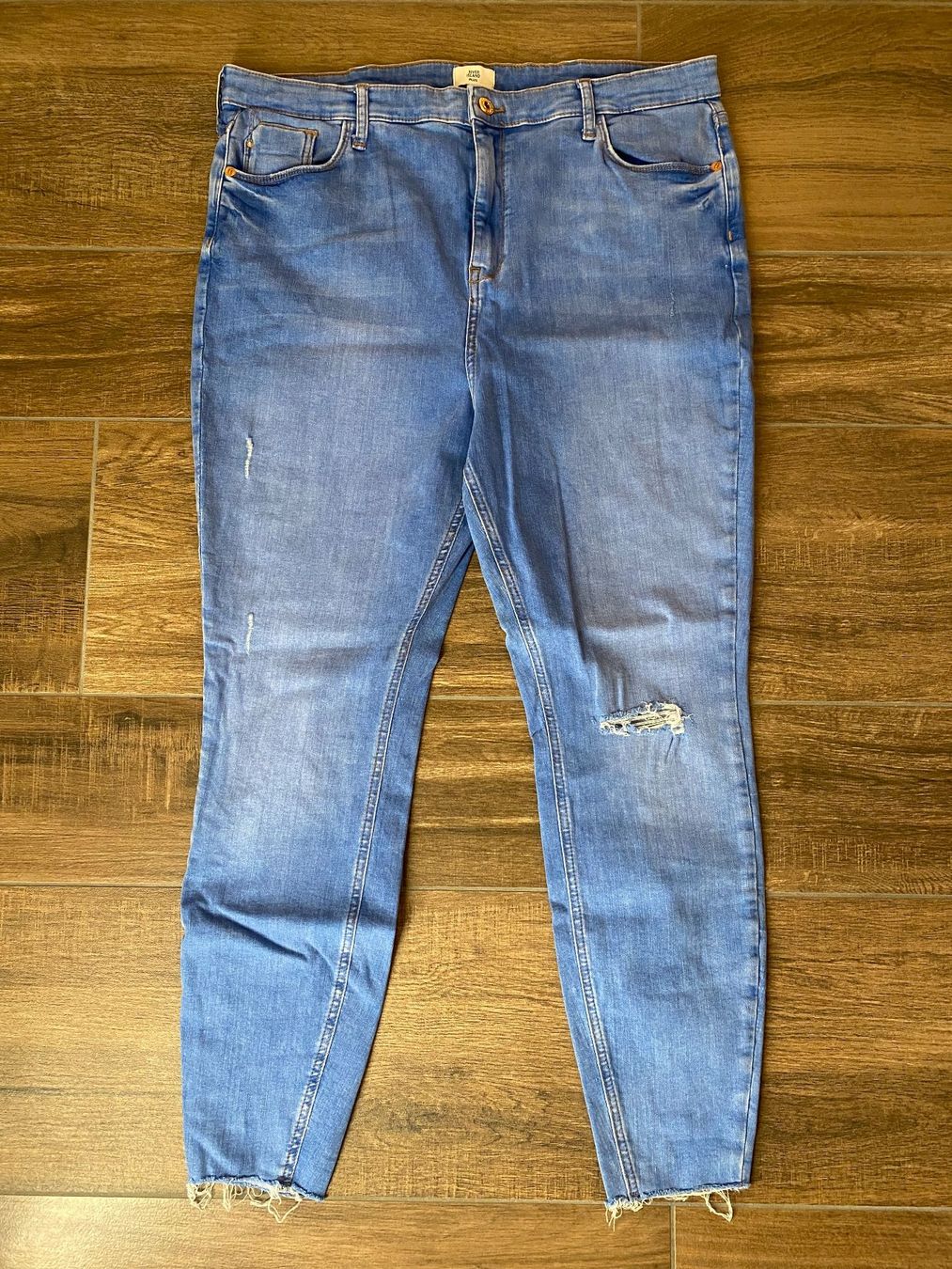 Jeans: River Island Jeans Distressed-Look Regular hellblau Gr. 46 – Usato da Pratteln venduto da a23_j2gs