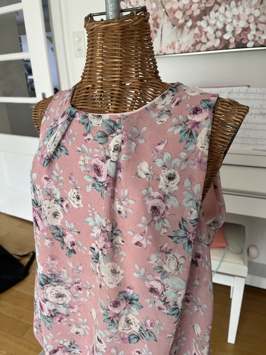 Camicette: Bluse mit Rosen, Grösse S – Usato da Solothurn venduto da Bobesch08 2