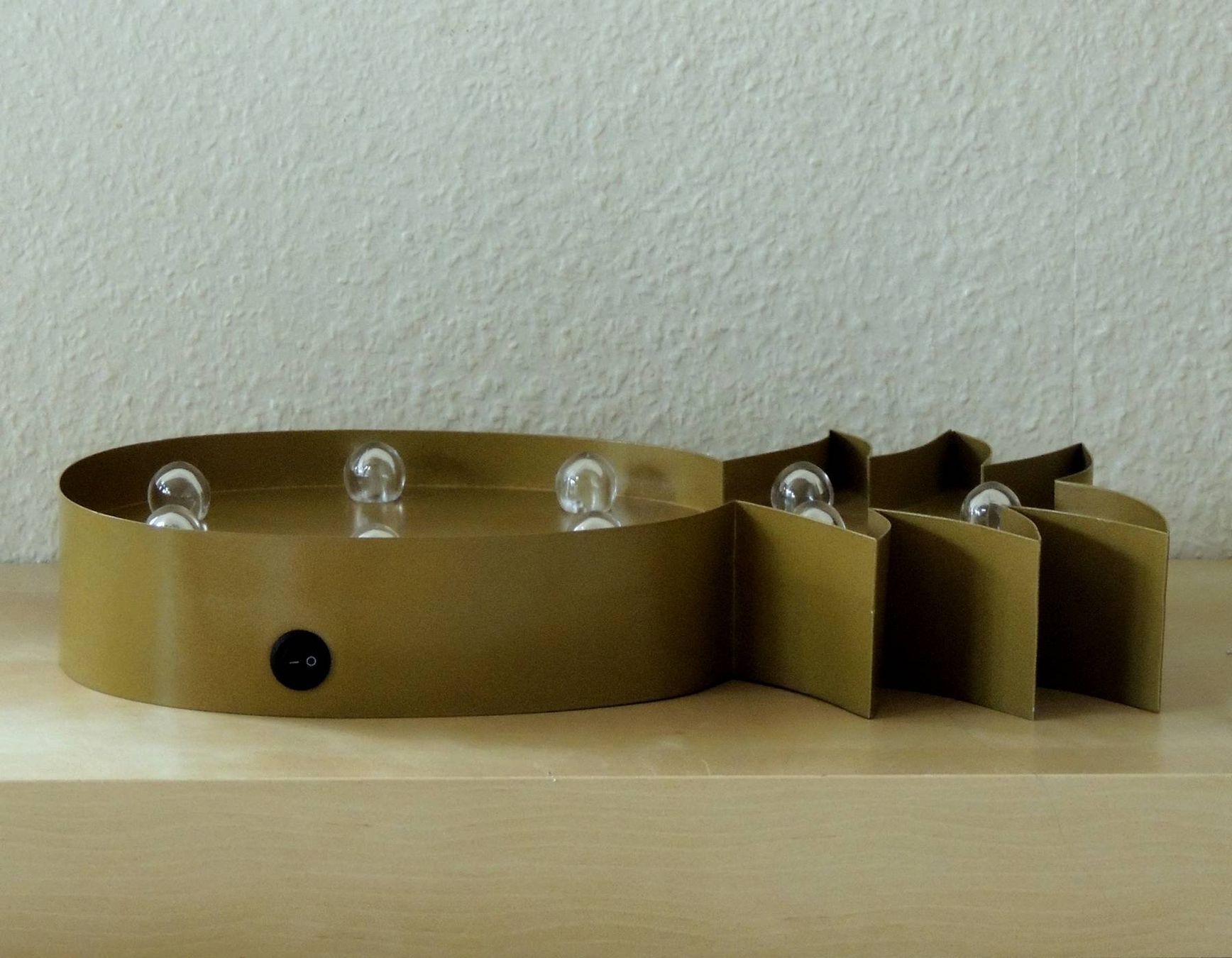 Lampes: Applique murale Ananas en métal doré – D'occasion à La Chaux-de-Fonds par Helene2300 2