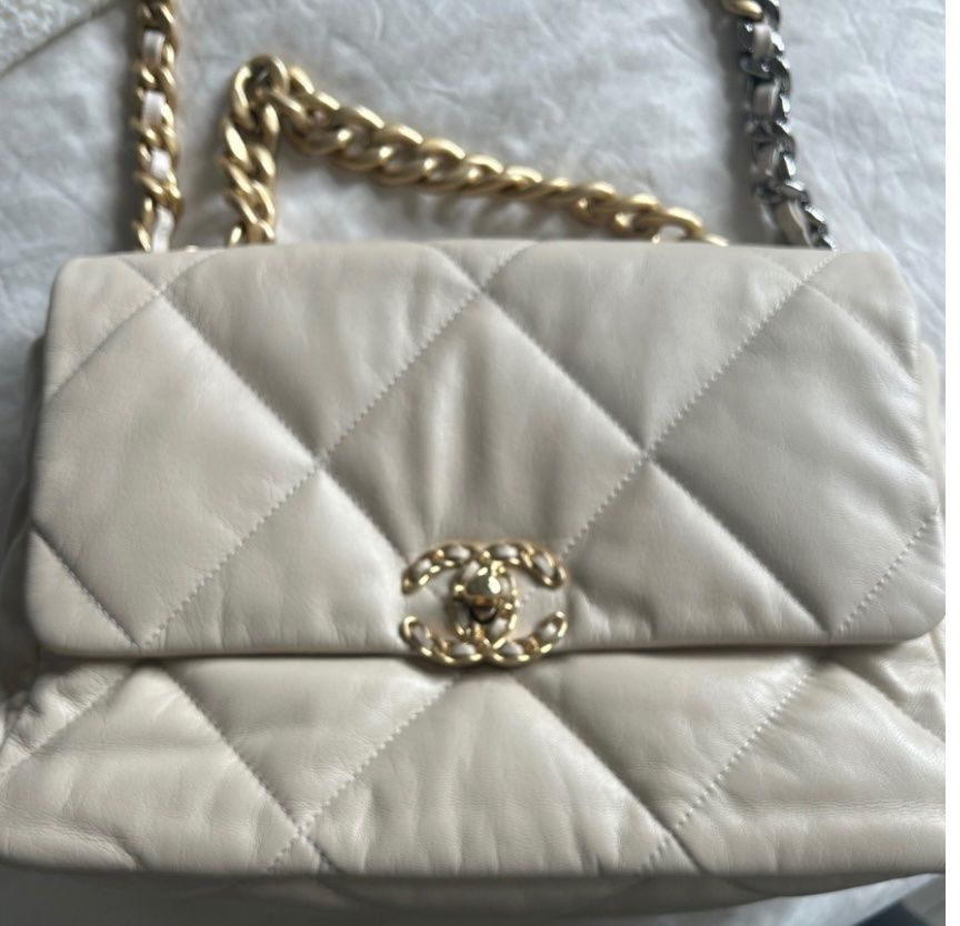 Chanel Taschen für Damen: Chanel 19 Small Creme Leder Top Zustand – Neu (gemäss Beschreibung) aus Bassersdorf von habibi06 4