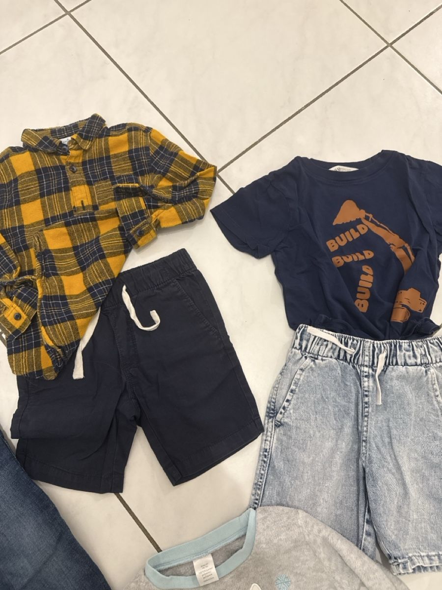 Lotti & Set di vestiti: Kleiderpaket Gr 98 – Usato da Zell ZH venduto da Guffos 2