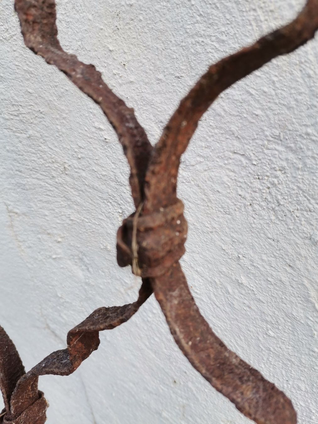 Griglie e Inferriate: Eisengitter, Rostiges Eisengitter, Metall Gartendeko, Rostig – Usato da Wiedlisbach venduto da materialkreislauf 2