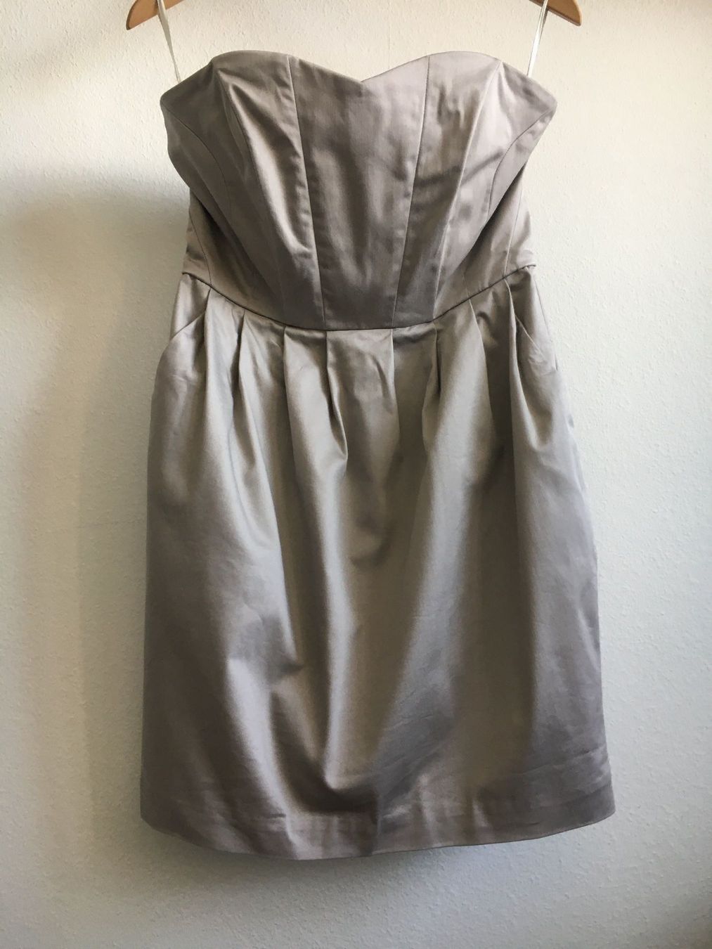 H&M Kleider: Cocktailkleid H&M Gr. 38 grau glänzend – Gebraucht aus Zürich von ehupp 2