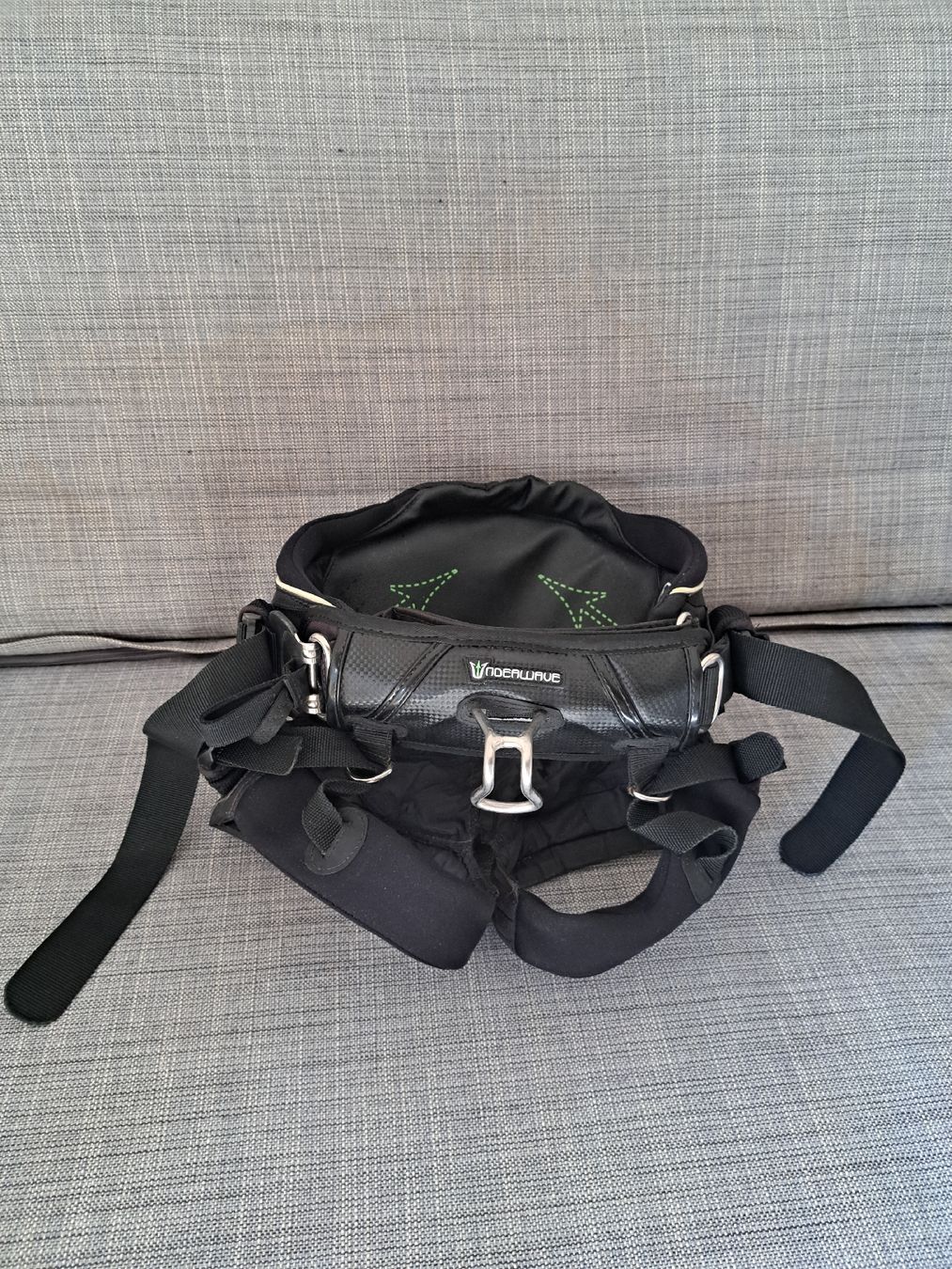 Sport dell'aria & Aquiloni: Harnais kitesurf Underwave Sultan taille S – Usato da Montricher venduto da mpe_9csr