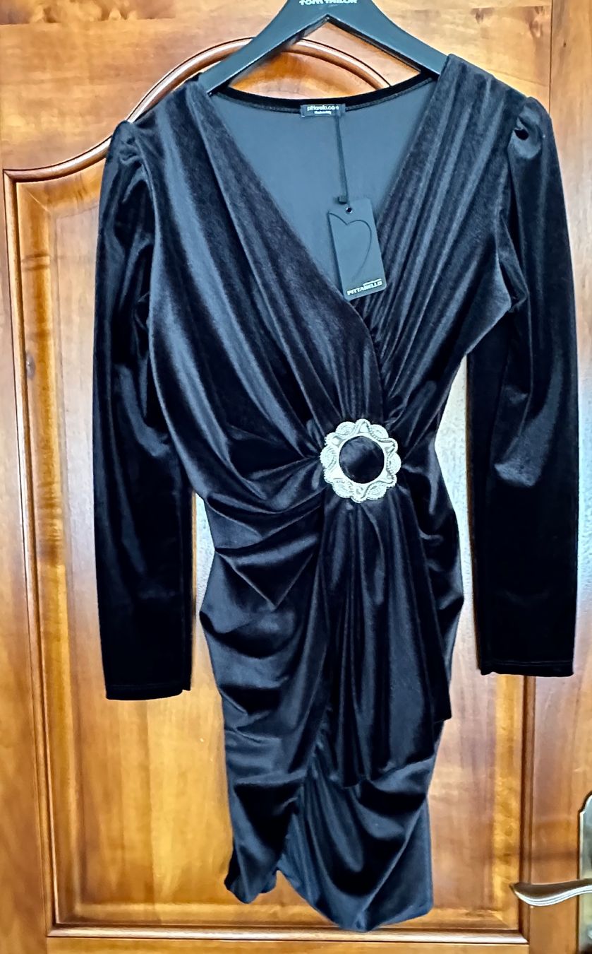 Kleider: Elegantes Samtkleid mit Gürtel Gr. M, Schwarz, Festlich – Neu (gemäss Beschreibung) aus Menziken von cla_8qfq 4