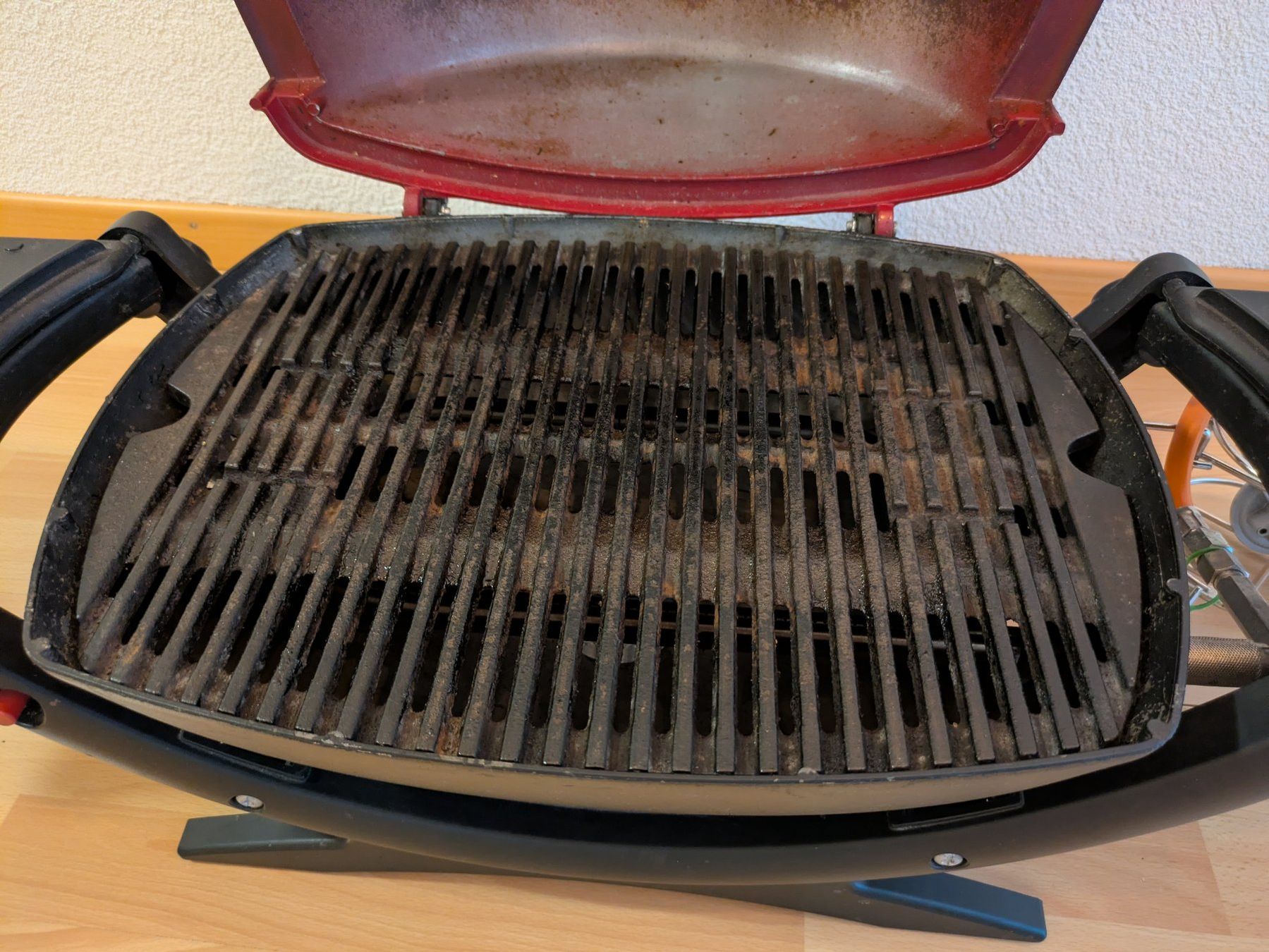 Weber Griglie: Weber Q120 Gasgrill weinrot – Usato da Zürich venduto da SpacemanSpiff313 5