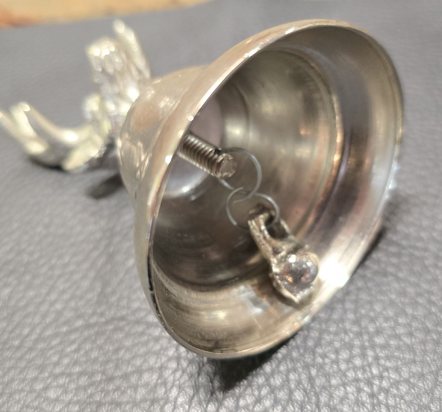 Campanacci mucche: Tischglocke Hirschkopf mit Schlagwerk – Usato da Walkringen venduto da Vanuca 4