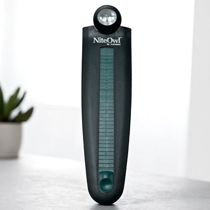Lampen: Lampe de lecture NiteOwl Plus par LumaTec USA – Gebraucht aus Morges von vintix
