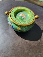 Retro Cloisonné Schmuckdose, Grün mit Blumenmuster.