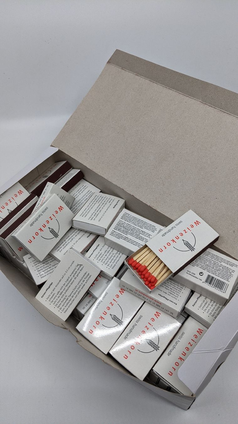 Feuerzeuge: Streichhölzer – Neu und originalverpackt aus Rüti ZH von kunstreich_8630