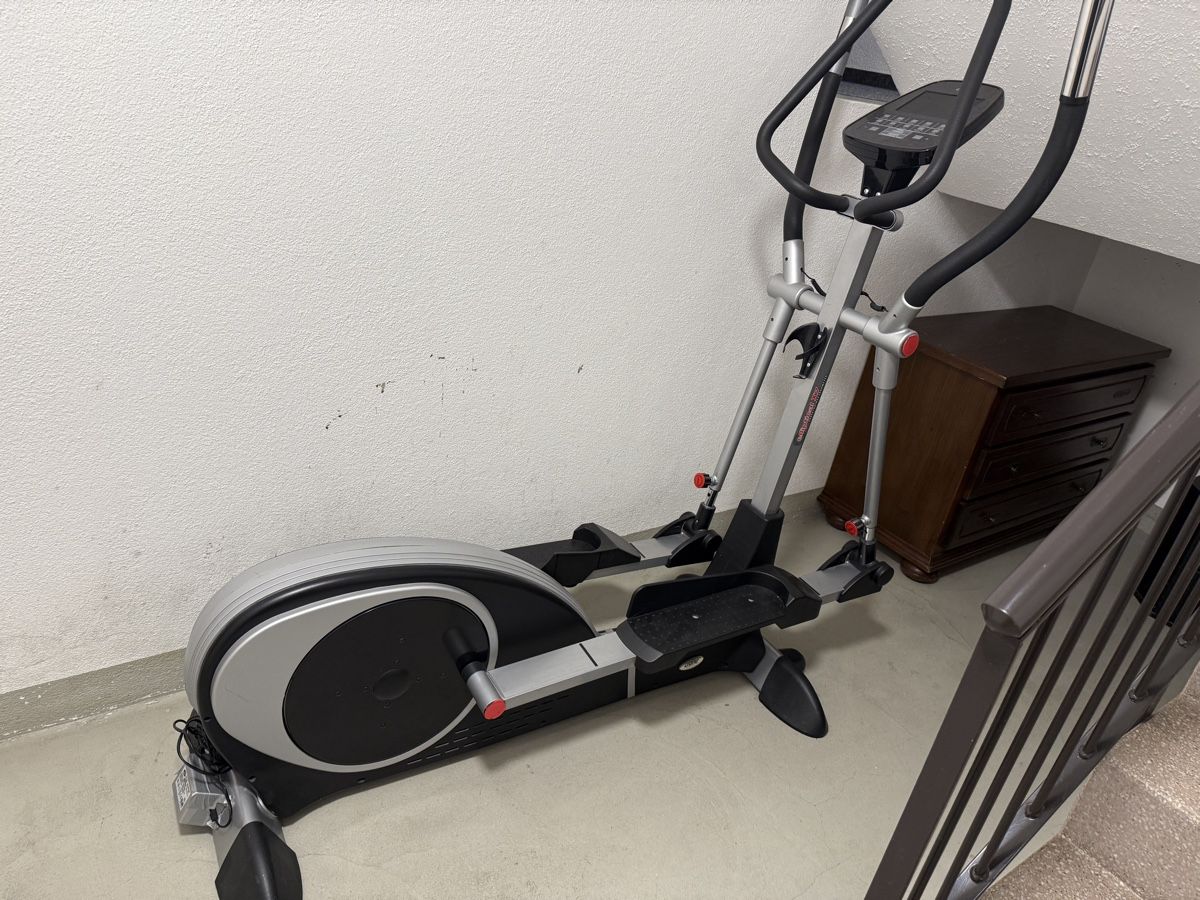 Vélos d'appartement: Crane Crosstrainer – D'occasion à Flawil par Ugurcameral