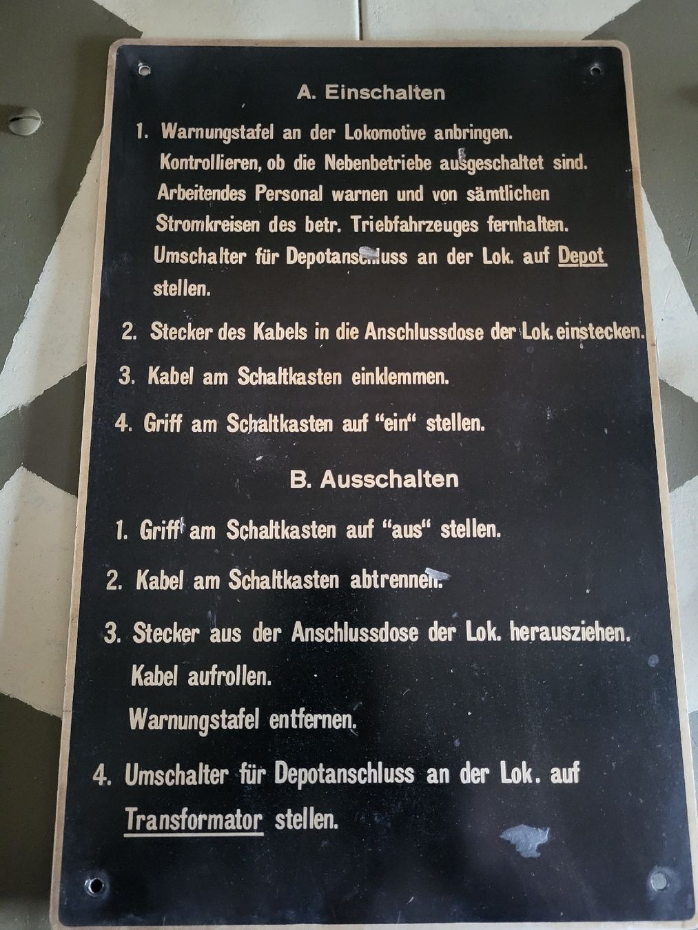 SBB/CFF/FFS Insegne: Blechschild Eisenbahn Lokomotive – Usato da Obermumpf venduto da Dustie