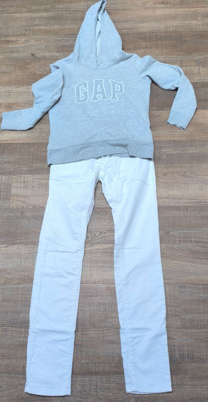 Kleiderpakete & -sets: Kleider-Set Gr. XS – Gebraucht aus Oberwil-Lieli von Atom17