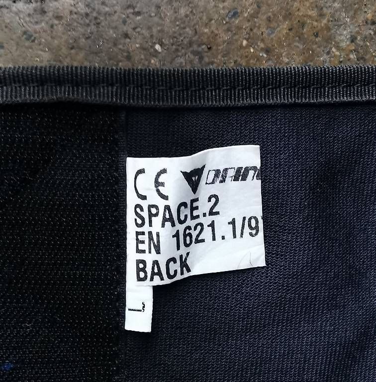Protezioni & Imbottiture: DAINESE Rückenprotektor Grösse L – Usato da Zürich venduto da SecondHandLife 4