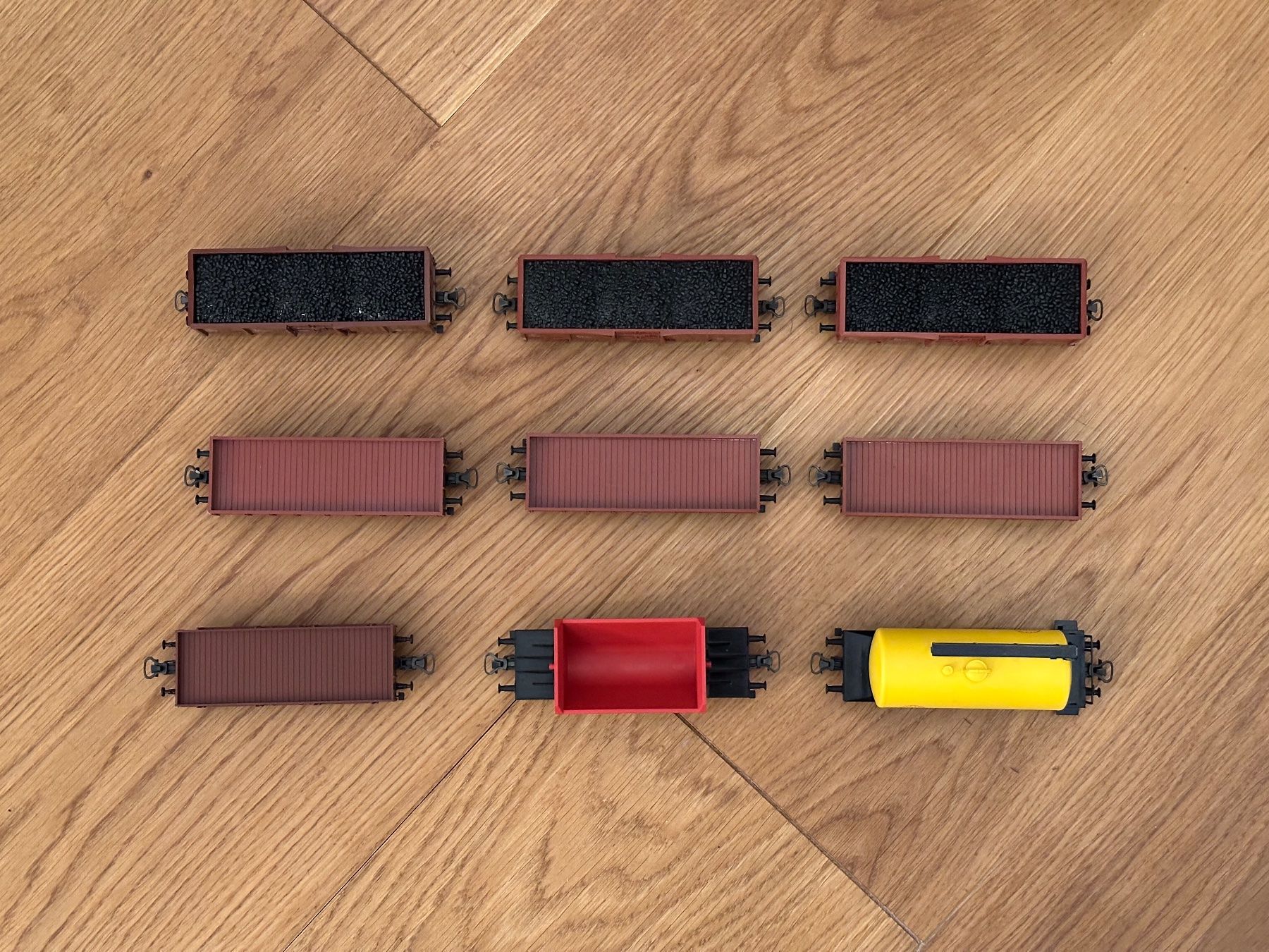Märklin Modellini di ferrovie: Märklin 9 Güterwagen H0 – Usato da Basel venduto da sstube91 5
