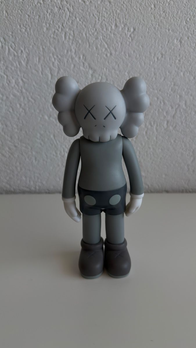 Statuette: Figurine KAWS Companion 19cm – Nuovo (secondo la descrizione) da Vevey venduto da diogodasilva_