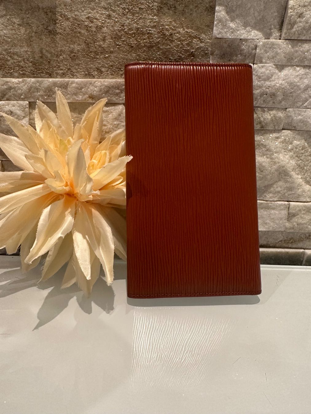 Louis Vuitton Portamonete: Louis Vuitton Long Wallet Epi - Nr. 893 – Usato da Hittnau venduto da LuxAndMore 3