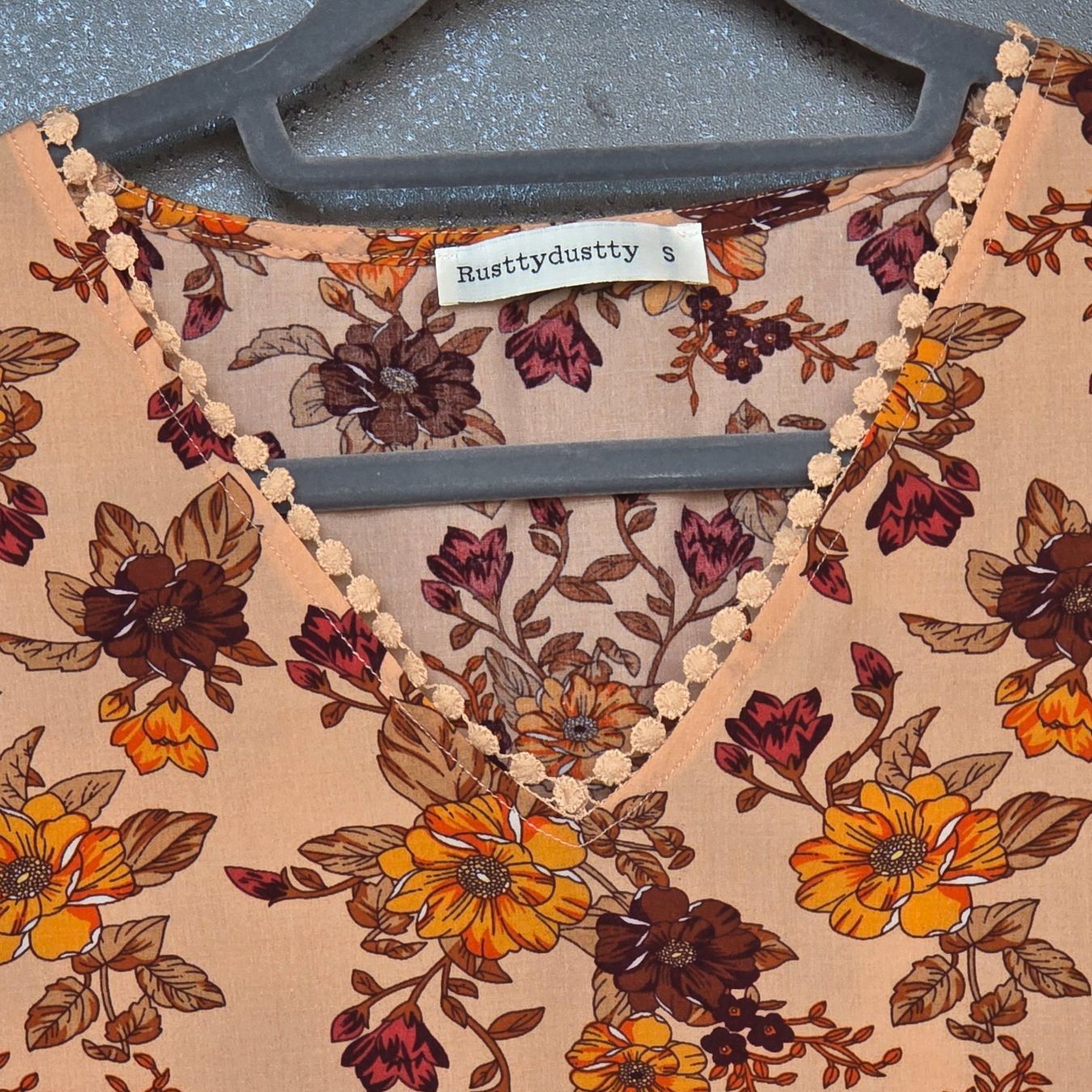 Camicette: 🐸 RUSTTYDUSTTY BLUSE S VISKOSE BLUMEN MUSTER – Usato da Môtier (Vully) venduto da Frogs 2
