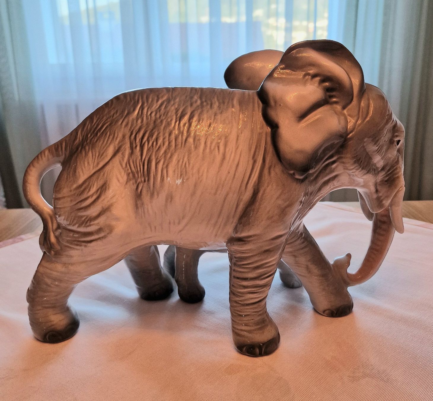 Figuren: Elefant mit Jungem Porzellan – Gebraucht aus Lupsingen von Niceday 1